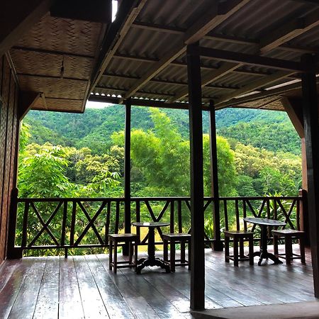 Mekong Riverside Lodge Pakbeng Bagian luar foto