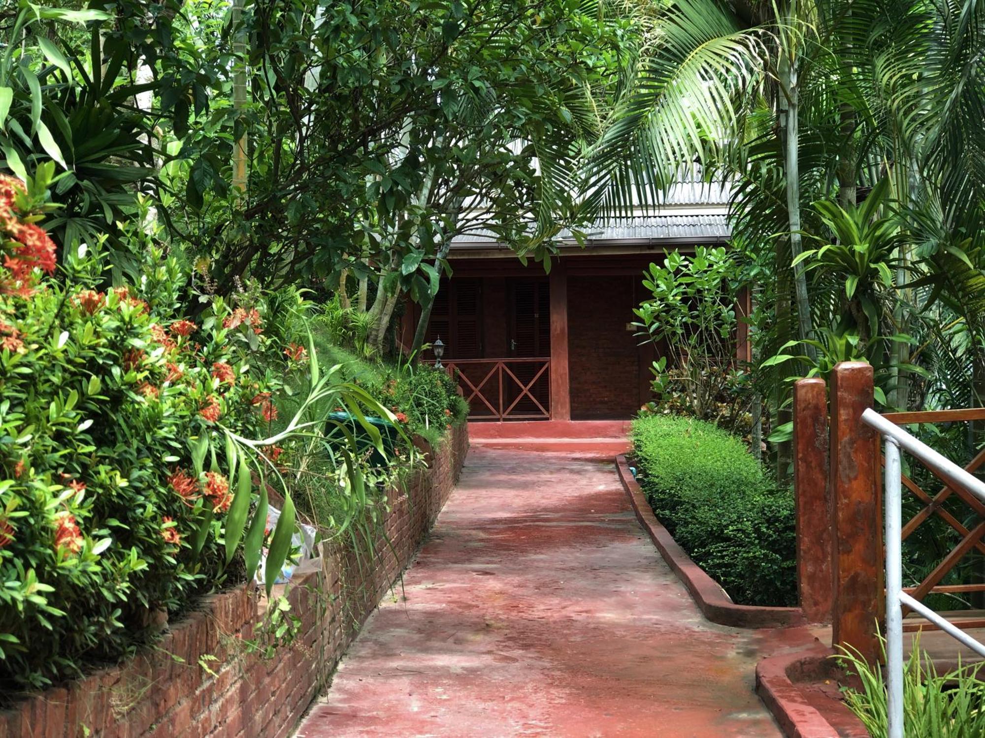 Mekong Riverside Lodge Pakbeng Bagian luar foto