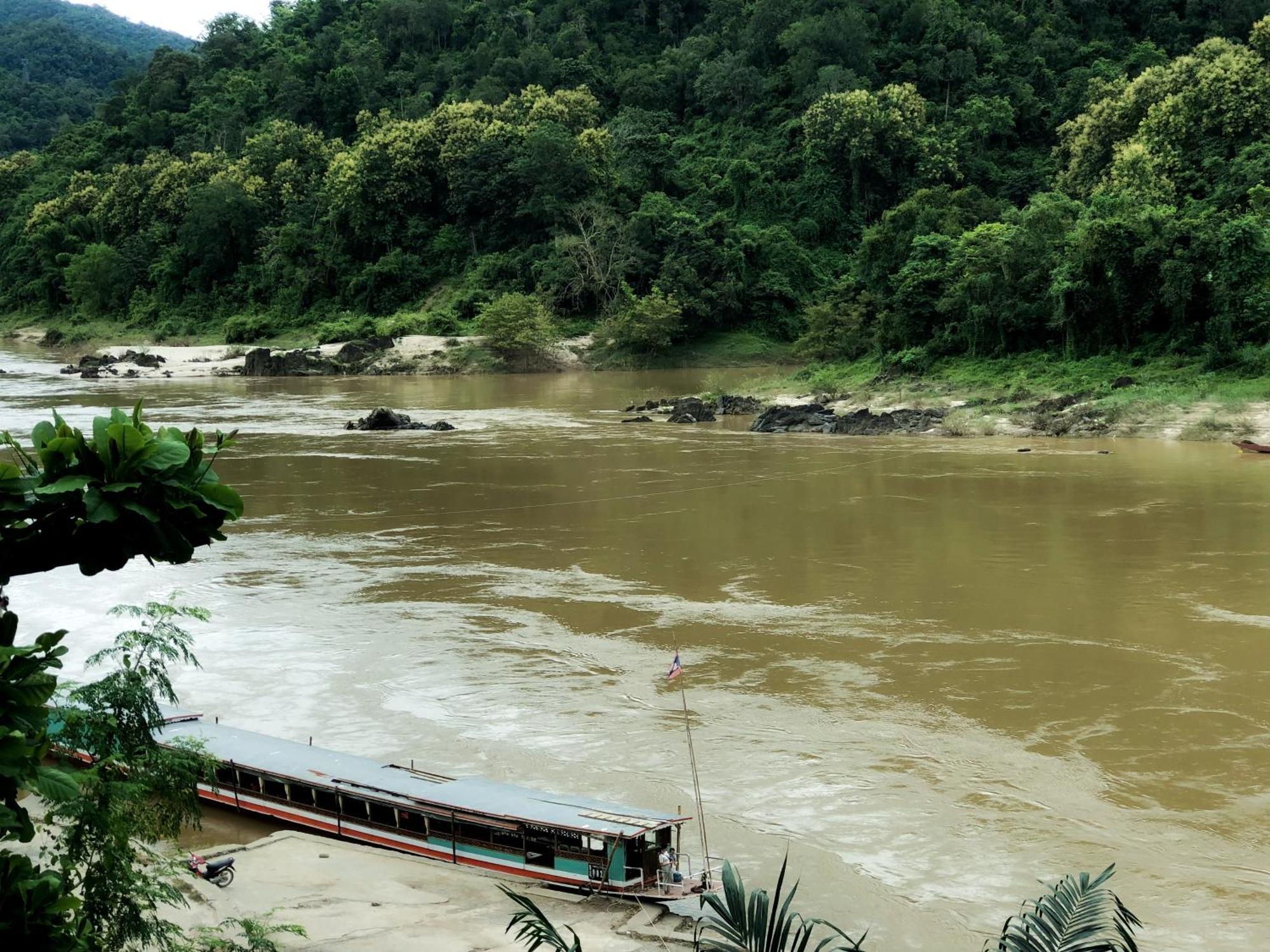 Mekong Riverside Lodge Pakbeng Bagian luar foto