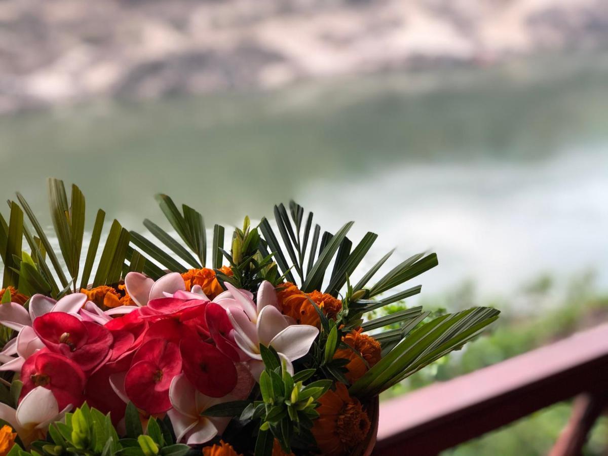 Mekong Riverside Lodge Pakbeng Bagian luar foto